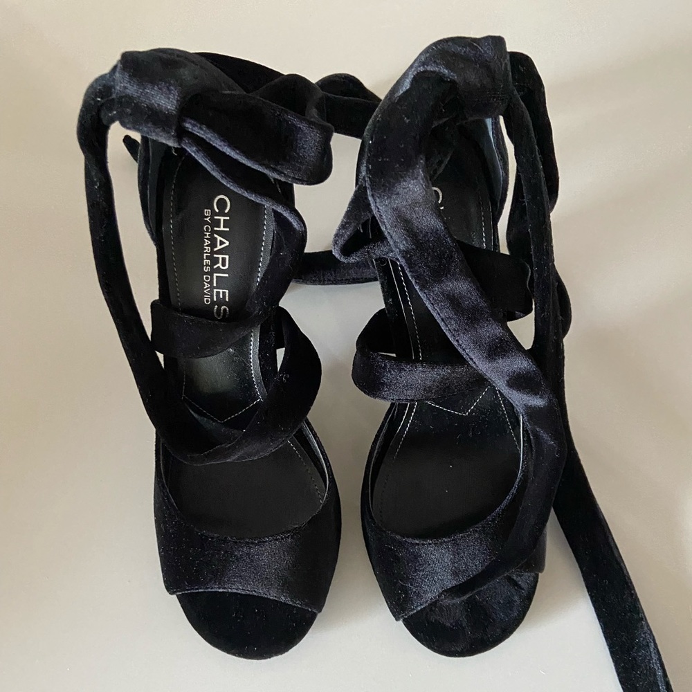 Charles David Heels Size 6